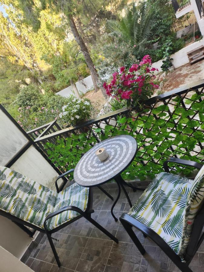 Small Luxury Apartment อานาวีซอส ภายนอก รูปภาพ