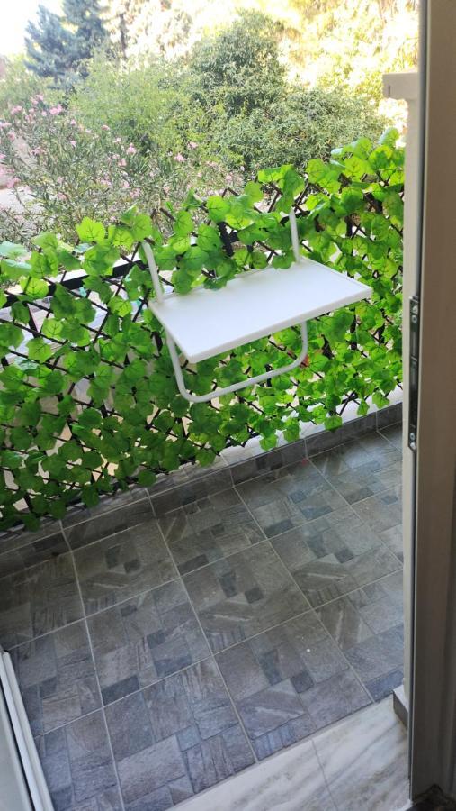 Small Luxury Apartment อานาวีซอส ภายนอก รูปภาพ