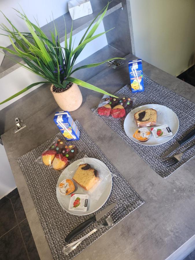 Small Luxury Apartment อานาวีซอส ภายนอก รูปภาพ