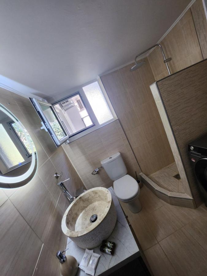 Small Luxury Apartment อานาวีซอส ภายนอก รูปภาพ
