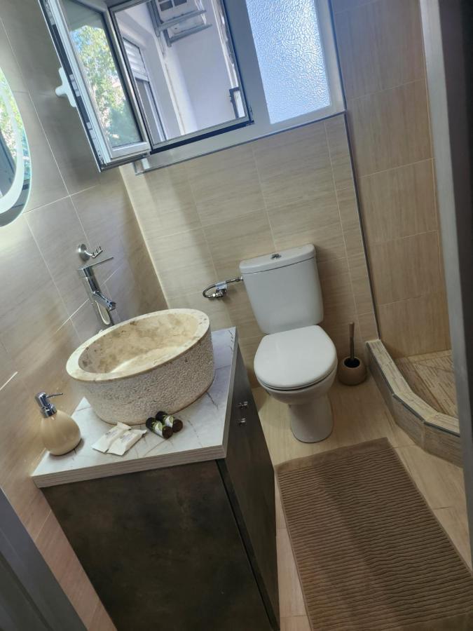 Small Luxury Apartment อานาวีซอส ภายนอก รูปภาพ